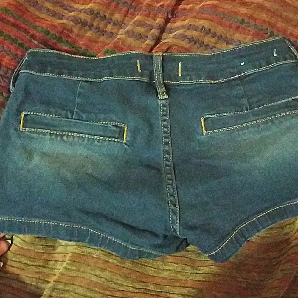 Shorts. - Picture 3 of 3